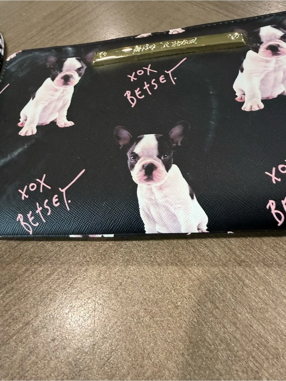 Betsey Johnson French Bull Dog Wristlet Wallet Gold Logo Bar removable strap